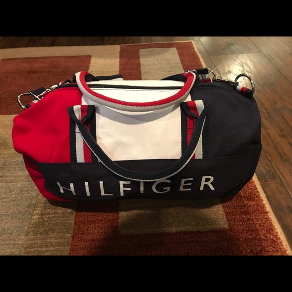 small tommy hilfiger duffle bag